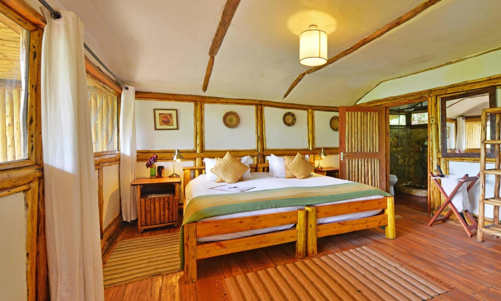 Ishasha – Bwindi Impenetrable National Park (Gorilla Trekking)