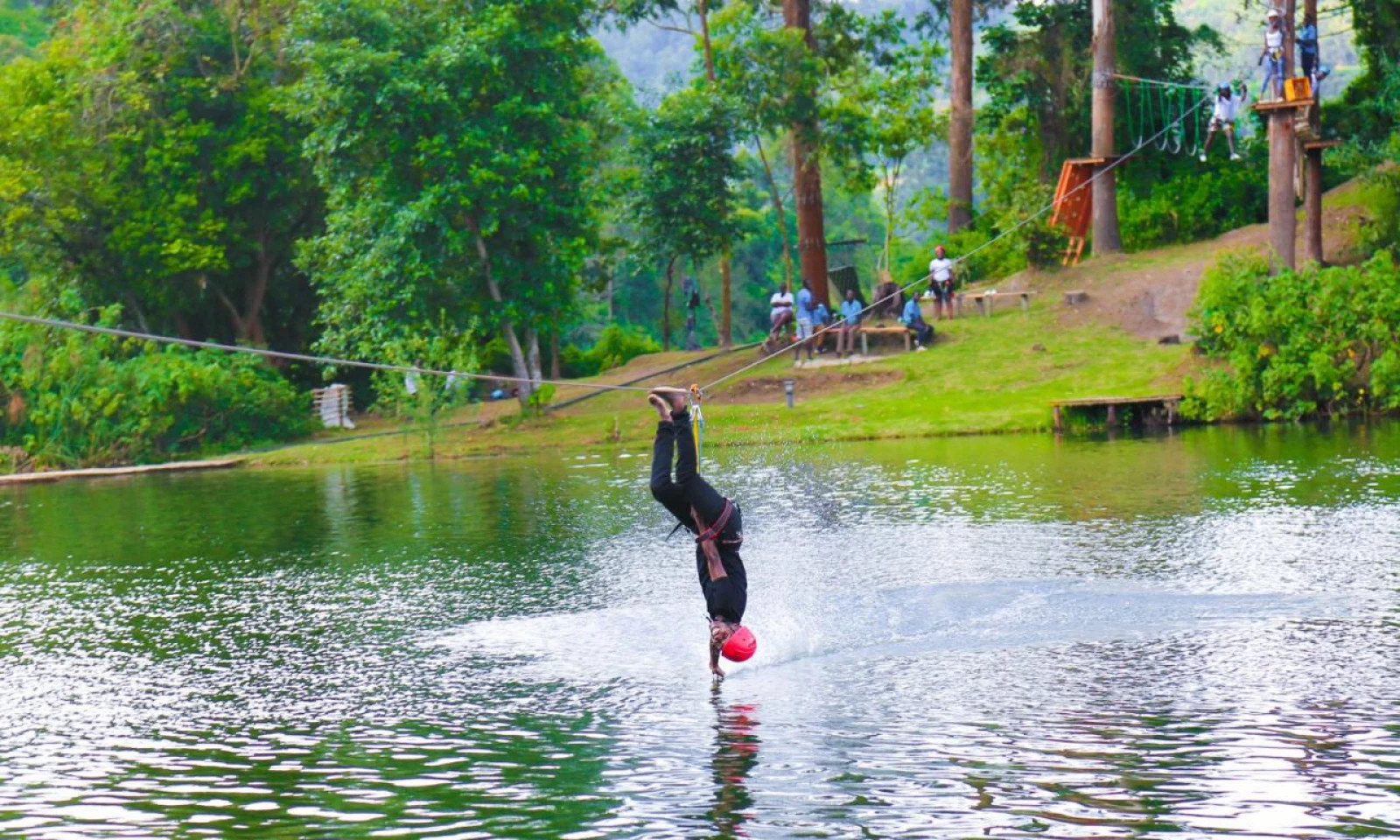 Gorilla Trekking – Lake Bunyonyi