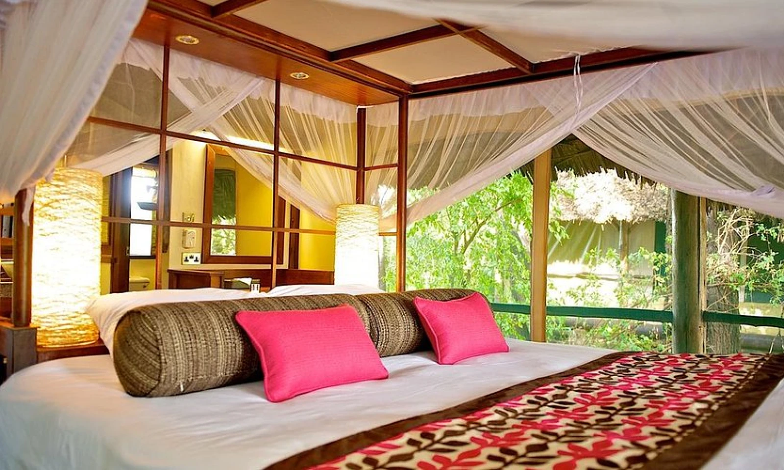 Nairobi – Samburu National Reserve (Flight ~3h 40min)