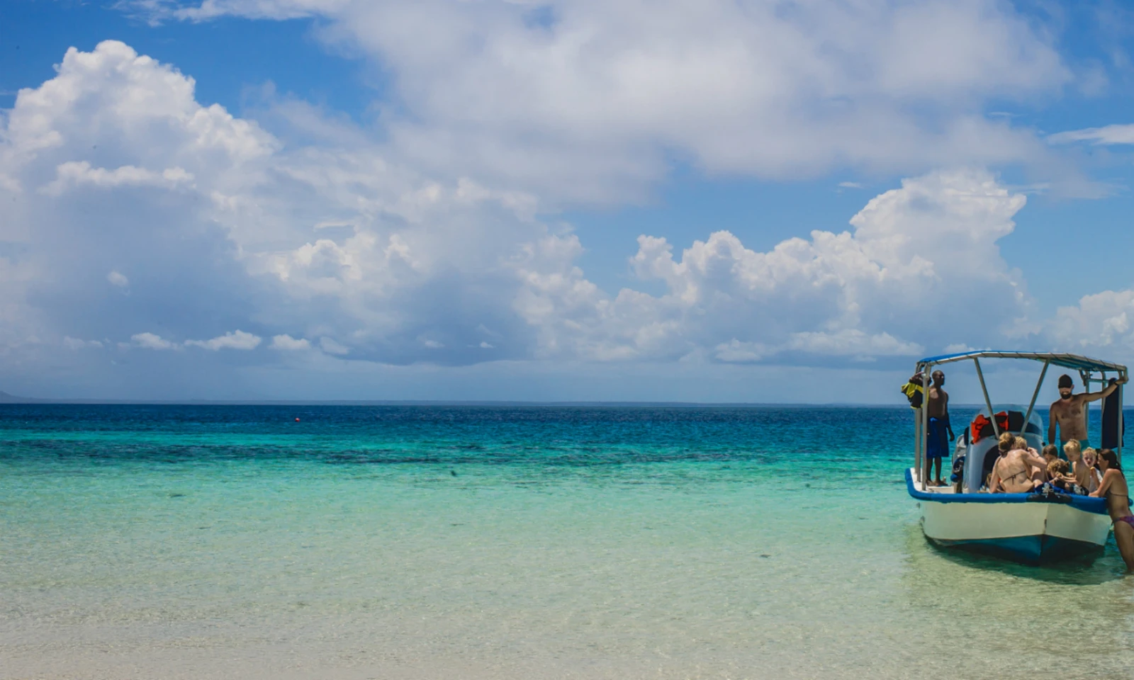 Amboseli – Diani Beach (Flight ~45 min)