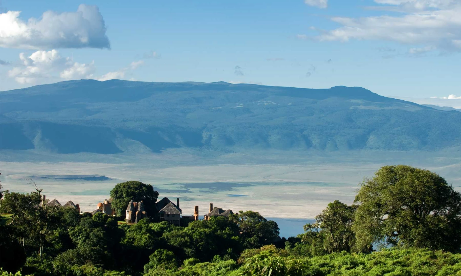 Serengeti → Ngorongoro Highlands – Majestic Crater Arrival