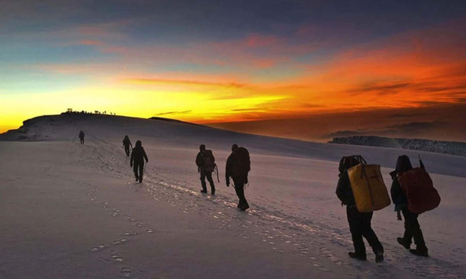 Barranco Camp → Karanga Camp – Conquering the Barranco Wall