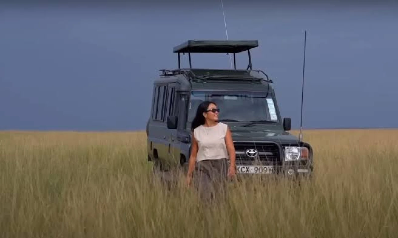 Serengeti → Masai Mara (Kenya) – Cross-Border Safari Adventure