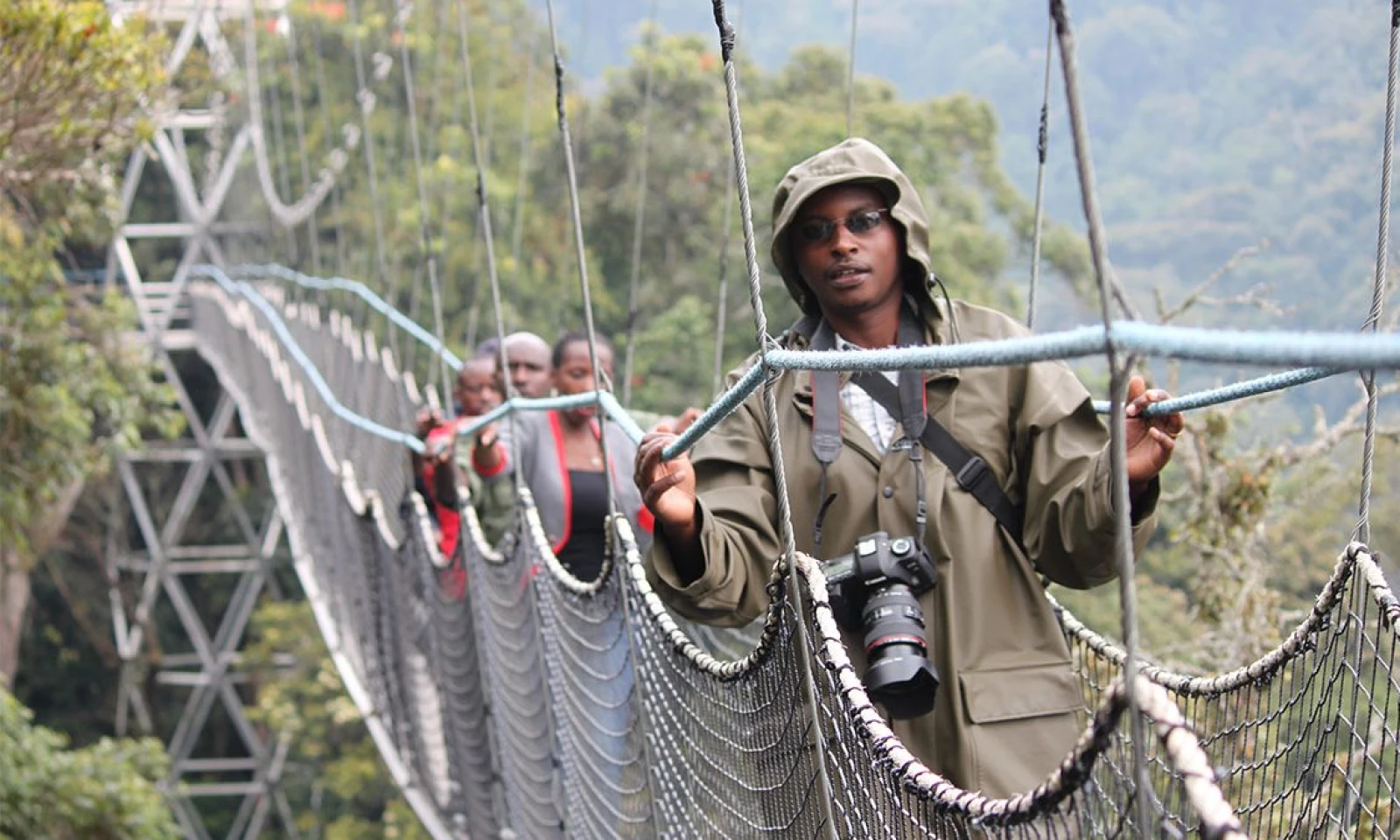Nyungwe Forest – Chimpanzee Tracking & Canopy Walk Adventure 