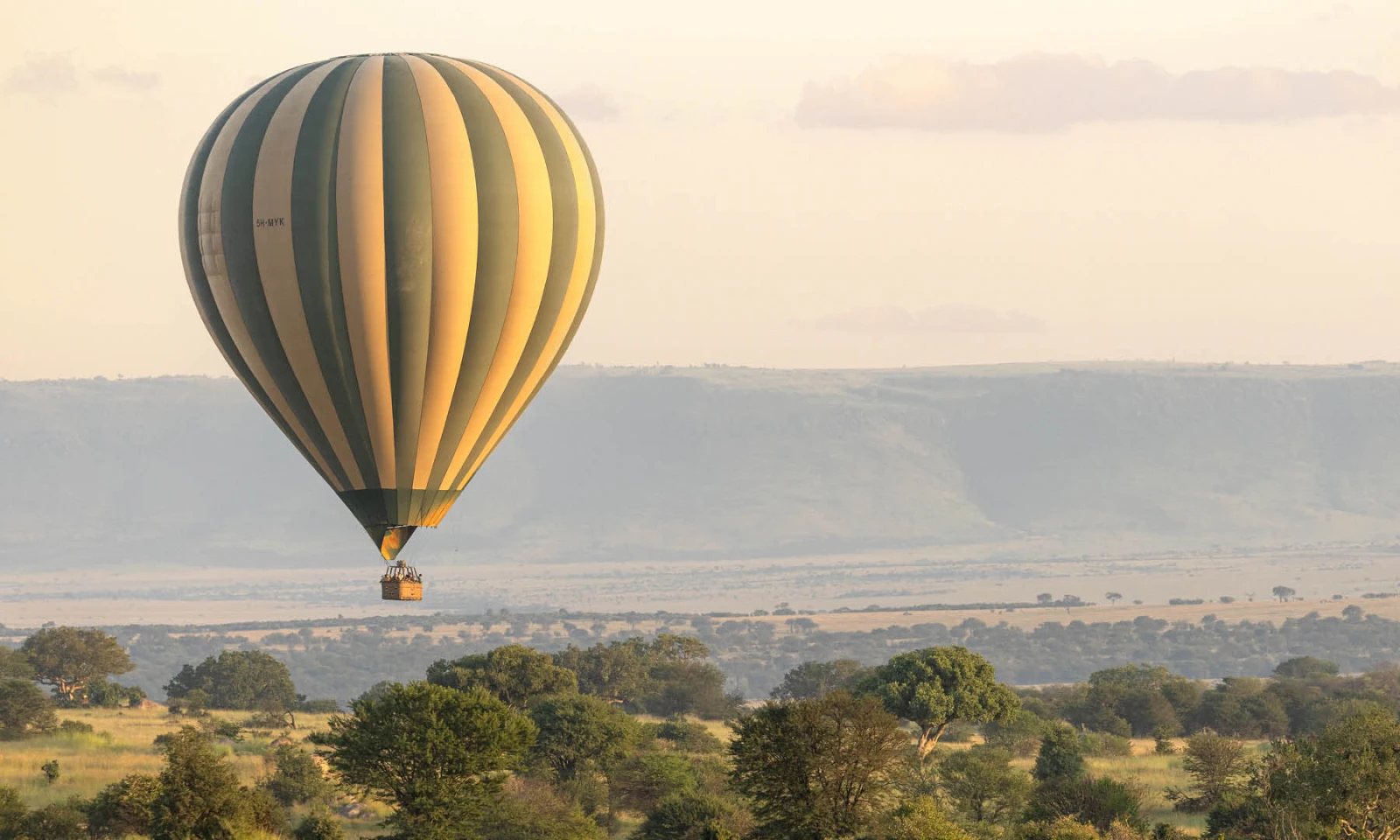 Serengeti – Sunrise Hot Air Balloon Safari & Predator Tracking