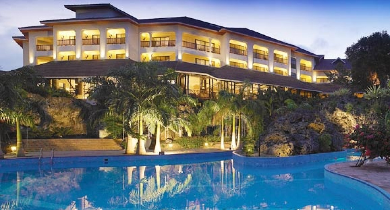 Diani Reef Beach Resort &amp; Spa