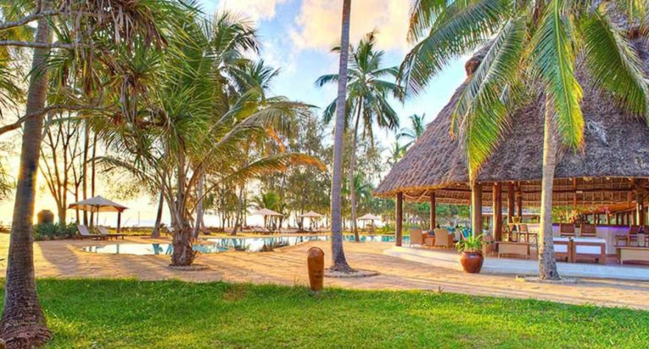 Bluebay Beach Resort &amp; Spa