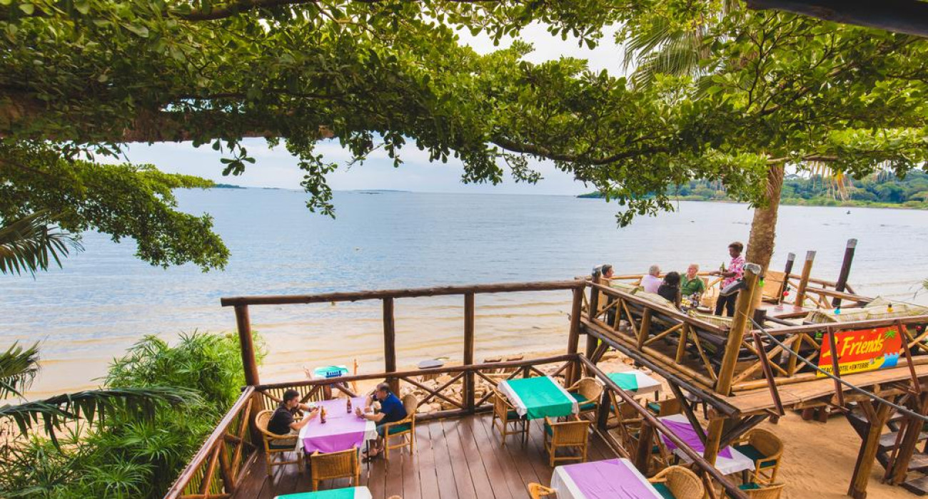 2 Friends Beach Hotel
