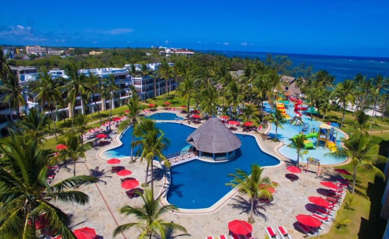A Paradise of White Sands & Turquoise Waters – Kenya