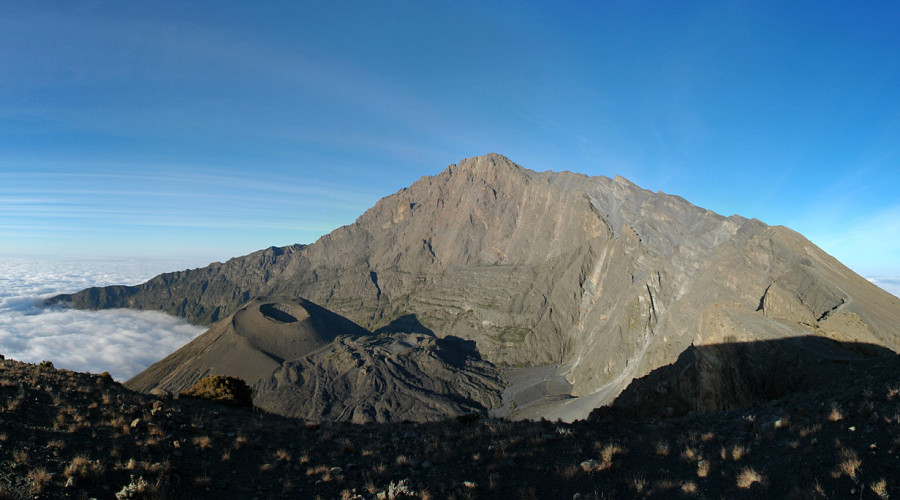 Hiking Mount Meru’s Lower Slopes